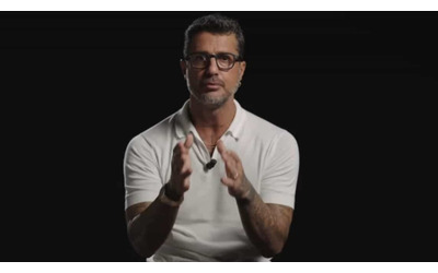 L Agcom mette sotto osservazione Falsissimo al vaglio le puntate nelle quali Fabrizio Corona parla di Signorini e altri volti Mediaset Sotto esame anche la copertura tv di Garlasco e non solo