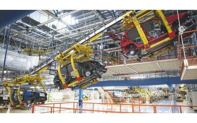 L’agonia dell’industria: a giugno produzione su del 0,2%, ma anno su anno l’indice -0,9%. Cgil: “Declino incessante”