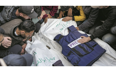 L’appello di Bbc, Reuters, Ap e Afp a Israele: “I colleghi a Gaza non hanno più cibo. Aprite i confini alla stampa”