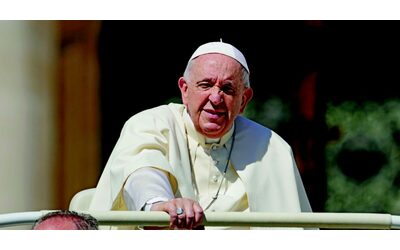 “L’Isis aveva organizzato un attentato per uccidere Papa Francesco a Trieste. Trovata una pistola in un trolley abbandonato”