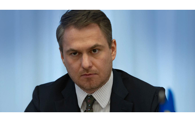 L Ue tenta di contenere Zelensky Serve pi trasparenza nella nomina del Procuratore generale Chi Kravchenko uomo del presidente che fa la guerra all Anti corruzione