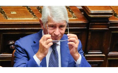 L’ultimo svarione di Abodi: sbaglia la nomina del nuovo presidente Coni. I pasticci e le gaffe del ministro dello Sport
