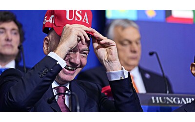 L’universo parallelo di Infantino: la guerra aleggia sui Mondiali, ma per lui “sarà una festa fantastica”