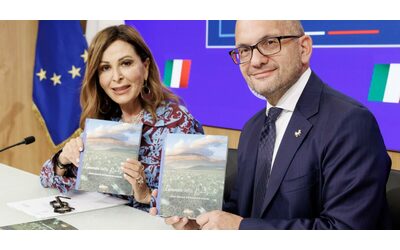 L’uomo di FdI stanzia 100mila euro di soldi pubblici per 2mila copie di un libro sulle Marche. E Santanché lo promuove in campagna elettorale