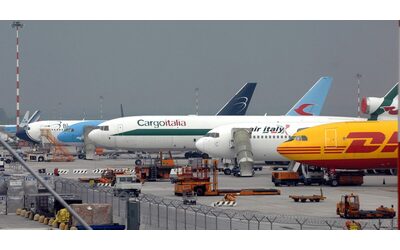 La beffa della tassa da 2 euro sui piccoli pacchi Boomerang per l Italia Merci cinesi dirottate verso i Paesi che non l hanno introdotta