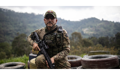 La Colombia vieta il reclutamento di mercenari Il presidente Petro Zelensky liberi i nostri ragazzi trattenuti in Ucraina