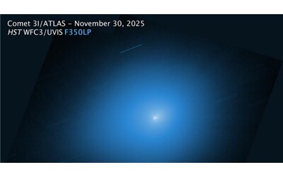 La cometa 3I ATLAS si avvicina alla Terra e ora verde l anomalia dell anti coda stabile da 5 mesi
