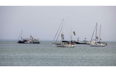 La Flotilla rifiuta la proposta di fermarsi a Cirpo: “Obiettivo rimane rompere l’assedio e consegnare gli aiuti a Gaza”