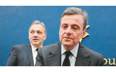 La gita con disavventura del trio Calenda Rosato Richetti doppio furto in treno e in auto Coi russi stiamo esagerando