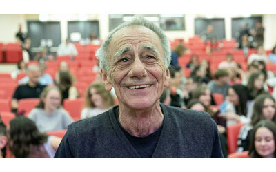 La morte come quando si va incontro ad una madre che ti dice che dall altra pare c solo luce Io padre Sono stato parecchio assente cos Roberto Vecchioni