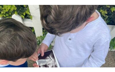 La principessa Eugenie di York è incinta del terzo figlio: la foto dell’ecografia mette fine ai rumors sulla crisi con il marito per lo scandalo Epstein