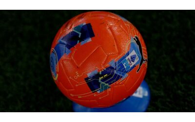 La Serie A ha fatto flop pure sul pallone via quello arancione invisibile per i daltonici Proteste giuste ma ci vorr tempo