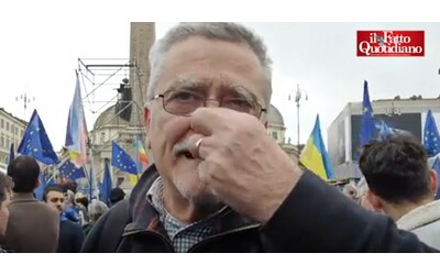 La spaccatura del Pd in Ue spiazza gli elettori dem: “Riarmo? Chi non ha seguito Schlein ha sbagliato. È un dolore, ma continuerò a votarli”
