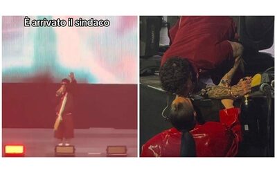 La stoccata di Tony Effe a Gualtieri, arriva con la fascia tricolore sul palco del suo concerto di Capodanno: “Le critiche fanno male ma ho le spalle larghe”
