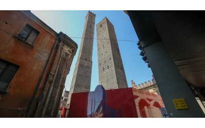 La Torre della Garisenda e l ipotesi dell esplosione controllata nel 2023 si pens all esperto impiegato per il Ponte Morandi