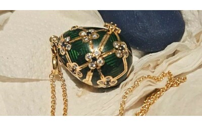 Ladro ingoia l uovo Faberg tempestato di diamanti di James Bond e fugge Ci sono voluti sei giorni prima che lo espellesse e la polizia recuperasse il gioiello