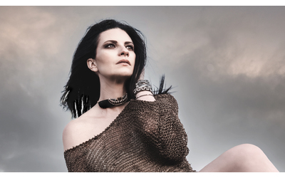 Laura Pausini: “La mia storia tra le dita? Sorpresa da Bocelli Jr-Grignani. Ho scritto loro ciò che pensavo. Vivo e lavoro con rispetto, non l’ho sentito nei miei confronti”