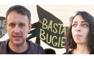 Lavoro in due atenei a Bari e Roma da marzo sar a rischio espulsione Vengo da 10 anni di nomadismo non finiamo mai di dimostrare i ricercatori universitari in piazza contro i tagli