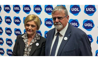 Lavoro povero il governo pronto a un nuovo favore ai sindacati amici via libera ai contratti al ribasso