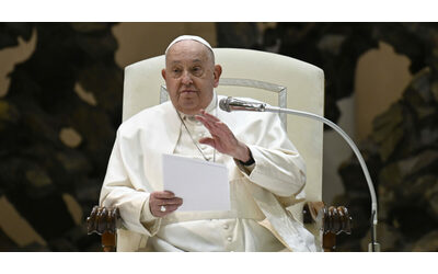 Le condizioni del Papa: “Infezioni più gravi risolte, non ha più la polmonite. Ma ha rischiato la vita due volte”
