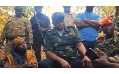 Le donne della Guinea-Bissau in rivolta contro le industrie cinesi che estraggono zirconio: “Inquinano”. Siti in fiamme