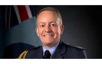 Le famiglie devono essere pronte a mandare i loro figli in guerra contro la Russia le parole del capo di Stato maggiore britannico