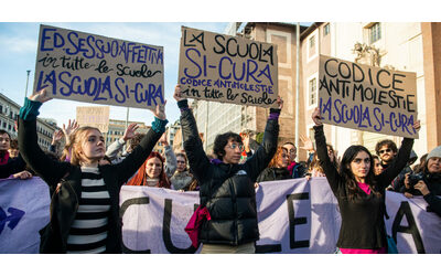 Le femmine si offendono facile Ho spinto una mia ex che mi provocava Noi maschi facciamo branco viaggio nel mondo dei ragazzi e della violenza normalizzata