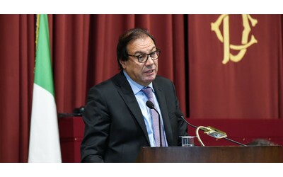 Leo allontana ancora il taglio Irpef al ceto medio: “Non mi impegno sui tempi”. Il nodo risorse e l’incrocio col contrasto all’evasione