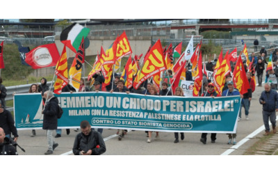 Malpensa, sindacati bloccano Cargo City: “Da qui passano anche armi per Israele”