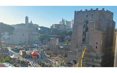 Mancata valutazione sulla tenuta strutturale l ipotesi dei pm per il crollo della Torre dei Conti quattro indagati