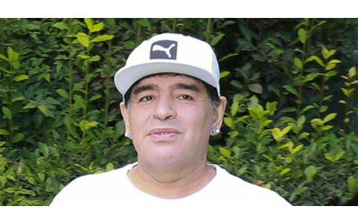 Maradona aveva il cuore “ingrossato” ma “non c’erano tracce di alcol o droghe”: la testimonianza degli esperti
