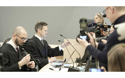 Marius Borg Hoiby è stato arrestato, poi via al processo per violenza sessuale del figlio della principessa di Norvegia Mette-Marit. Il giudice: “Niente foto”