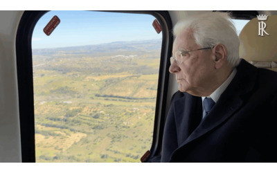 Mattarella a Niscemi il sorvolo sulla frana e il sopralluogo nella zona rossa Agli abitanti So che difficile Noi ci siamo