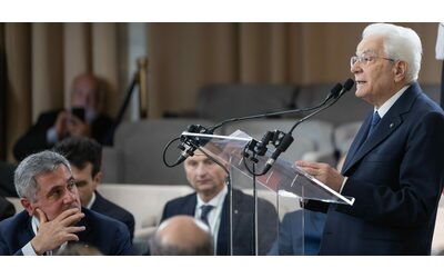 Mattarella: “Il diritto d’asilo è stabilito dalla Carta, le corti di giustizia tutelano la legge. Gestione strumentale dei drammi migratori”