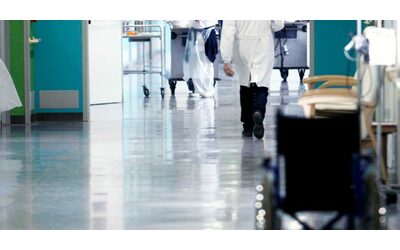 Medici e infermieri stanchi e frustrati: burnout per uno su due. La maggior parte delle aggressioni contro le donne
