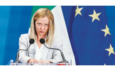 Meloni resta a galla perché manca un’alternativa degna di questo nome