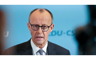 Merz chiede (di nuovo) lo scudo nucleare di Francia e Gran Bretagna per proteggere l’Europa: “Integrare la protezione Usa”
