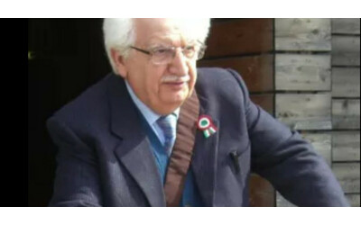 “Mi hanno rubato la bici, aiutatemi a ritrovarla”: lo scrittore Bruno Gambarotta vittima di furto, l’appello social