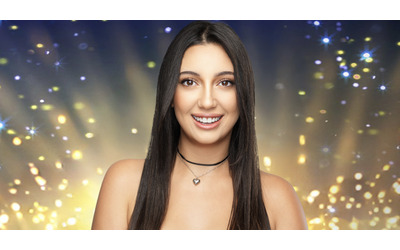 “Mi sono finta morta con sopra i corpi massacrati del 7 ottobre. Sono sopravvissuta”: Yuval Raphael rappresenterà Israele all’Eurovision Song Contest 2025