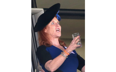 Migliaia di copie del suo nuovo libro di fiabe ritirate dalla vendita e buttate al macero ancora guai per Sarah Ferguson