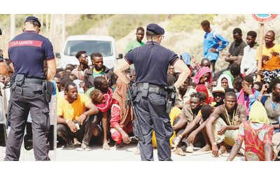 Migranti da Paesi sicuri, la Cassazione smonta le tesi del governo: “Il potere di accertamento del giudice non può essere limitato”