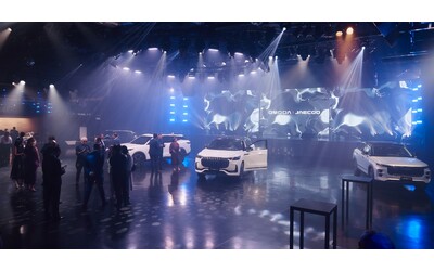 Milano accende i riflettori sulla Omoda 5 SHS-H, debutto del nuovo suv full hybrid – FOTO