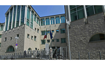 Monia Bortolotti assolta dall accusa di aver ucciso i suoi due bambini di 4 e 2 mesi