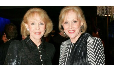 Morte le gemelle Alice e Ellen Kessler indaga la polizia Ipotesi del suicidio assistito Il testamento Vogliamo essere messe assieme nella stessa urna