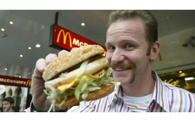 Morto di cancro Morgan Spurlock: mangiò per un mese da McDonald’s e raccontò gli effetti nel documentario Super Size Me. Aveva 53 anni