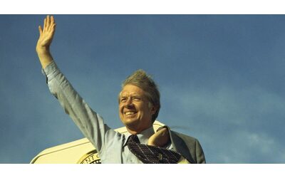 Morto Jimmy Carter, l’ex presidente Usa aveva 100 anni: dai campi di arachidi in Georgia alla Casa Bianca, fino al Nobel per la Pace nel 2002