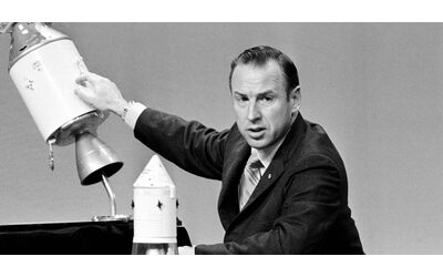 Morto l’astronauta Jim Lovell, il comandante dell’Apollo 13. Pronunciò la frase “Houston abbiamo un problema”