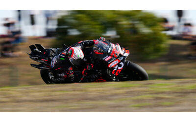 MotoGp Super Bezzecchi a Valencia l italiano vince l ultima gara dell anno terzo Di Giannantonio Risultati e classifica definitiva