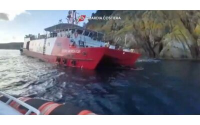 Nave oceanografica si incaglia sugli scogli all’isola d’Elba. Salvi gli 11 membri dell’equipaggio