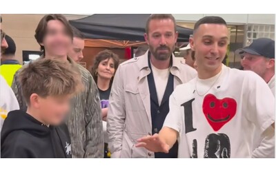 “Ne dovrai tagliare parecchi di prati per comprarti quelle scarpe”: la risposta magistrale di Ben Affleck al figlio che voleva delle sneakers da 6 mila dollari